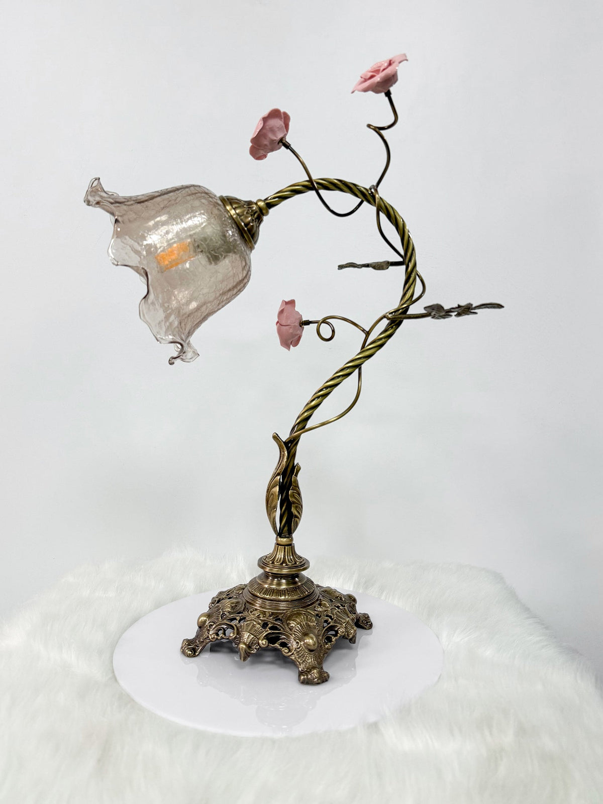 lumiere-table-lamp