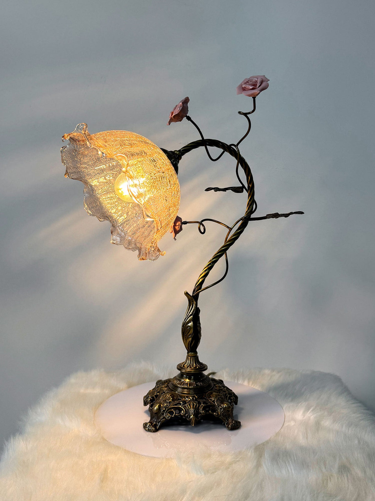 lumiere-table-lamp