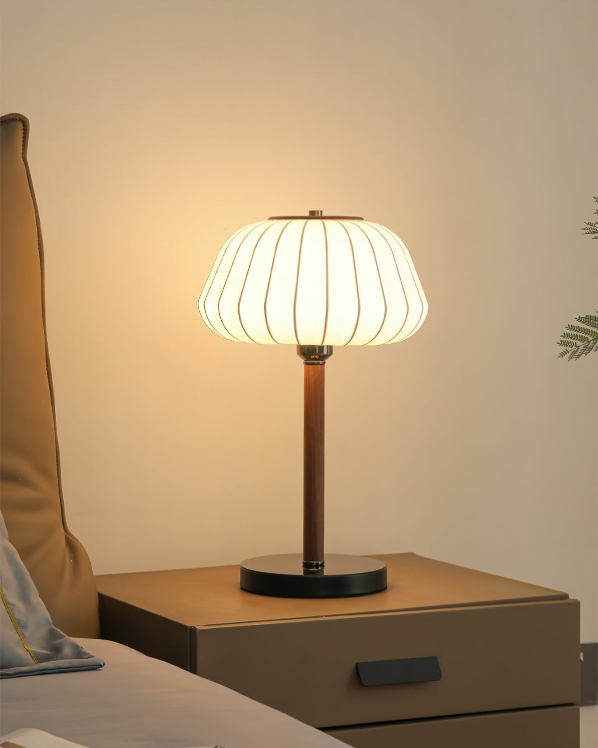 luxe-blossom-table-lamp