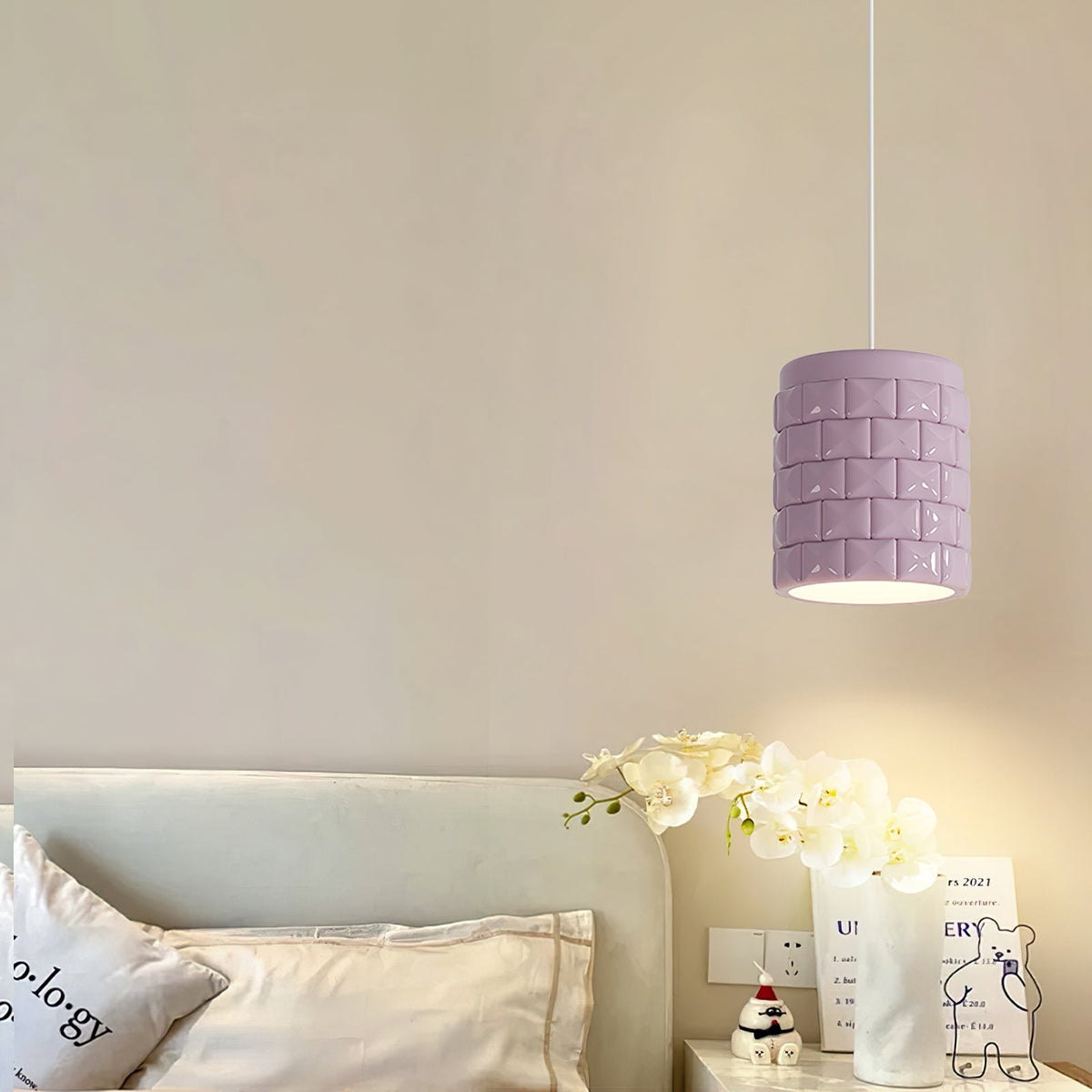 lysne-girl-pendant-lamp