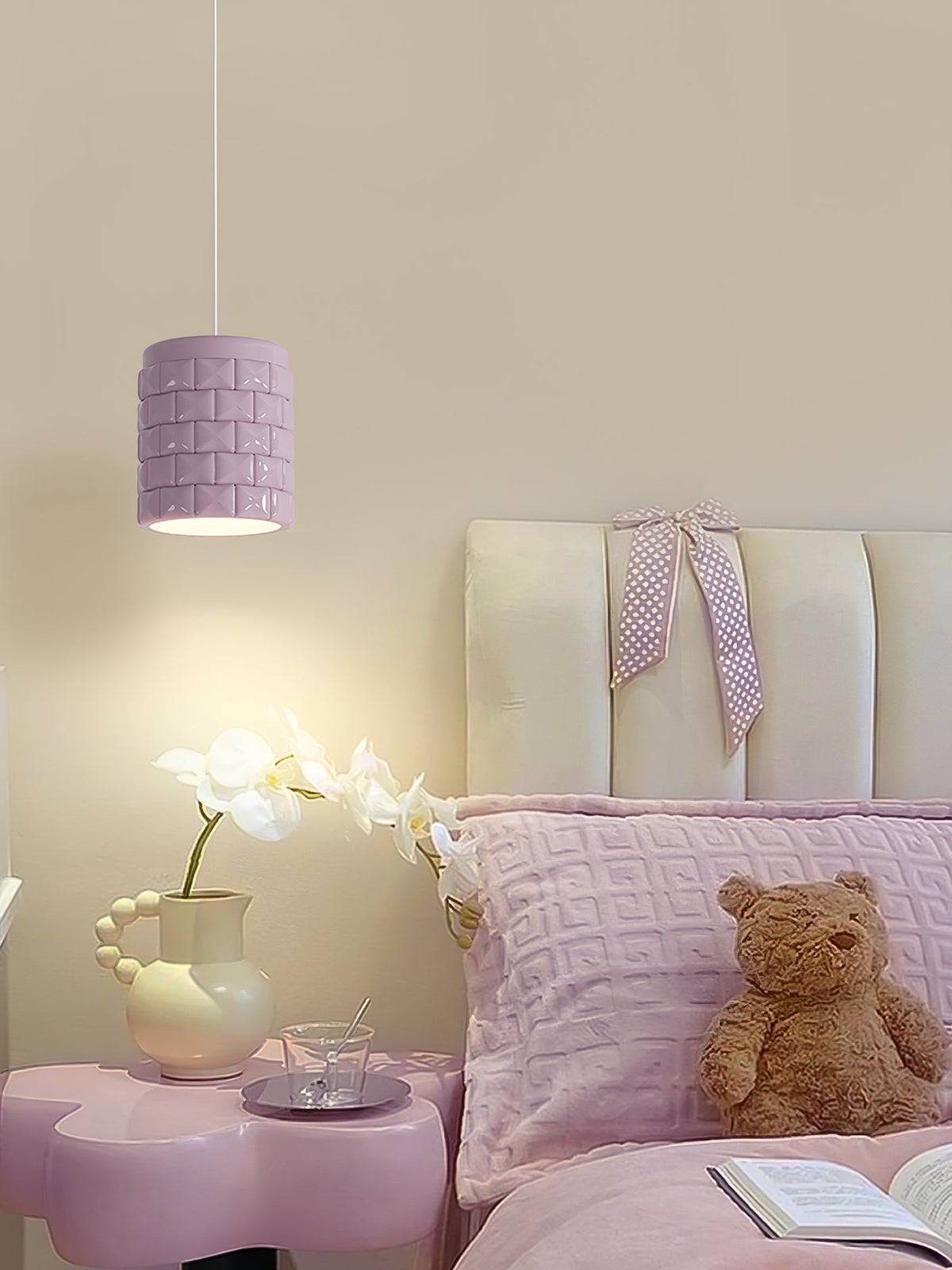 lysne-girl-pendant-lamp