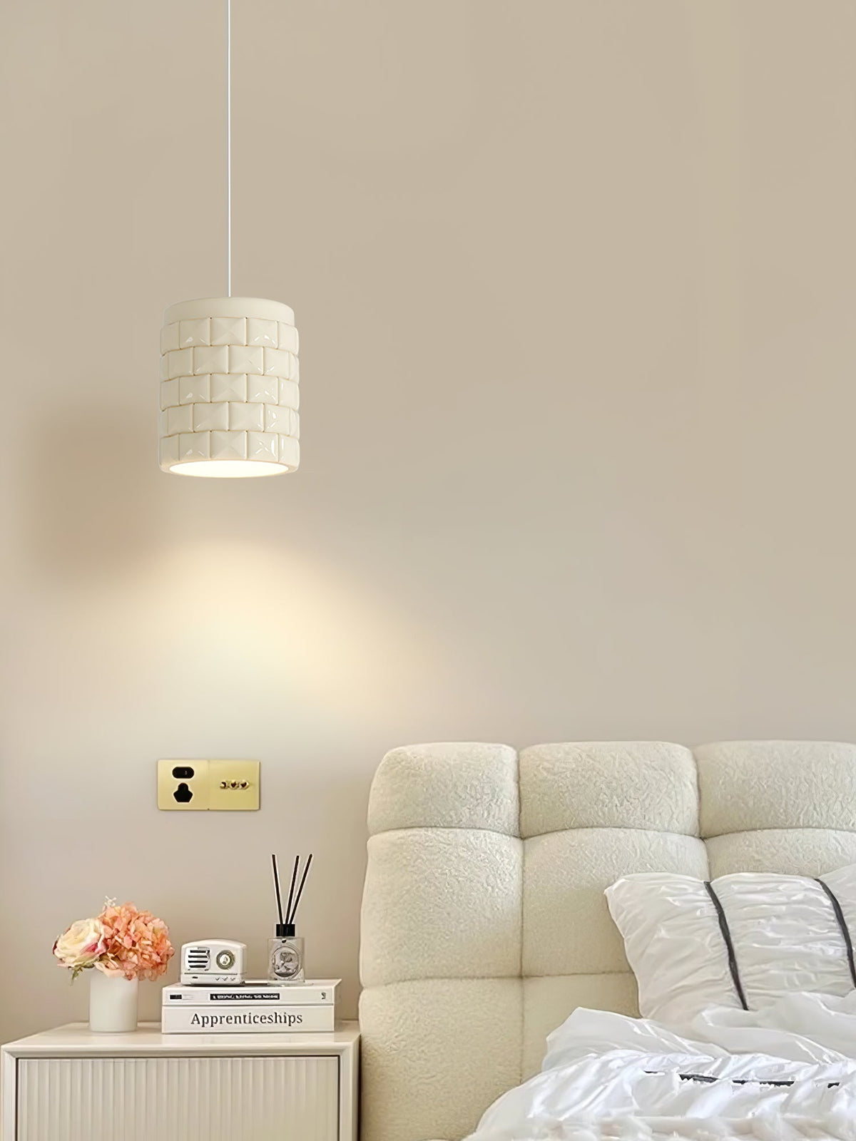 lysne-girl-pendant-lamp