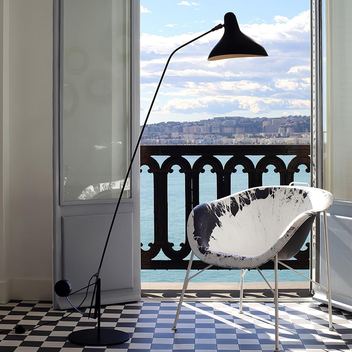 mantis-arm-floor-lamp