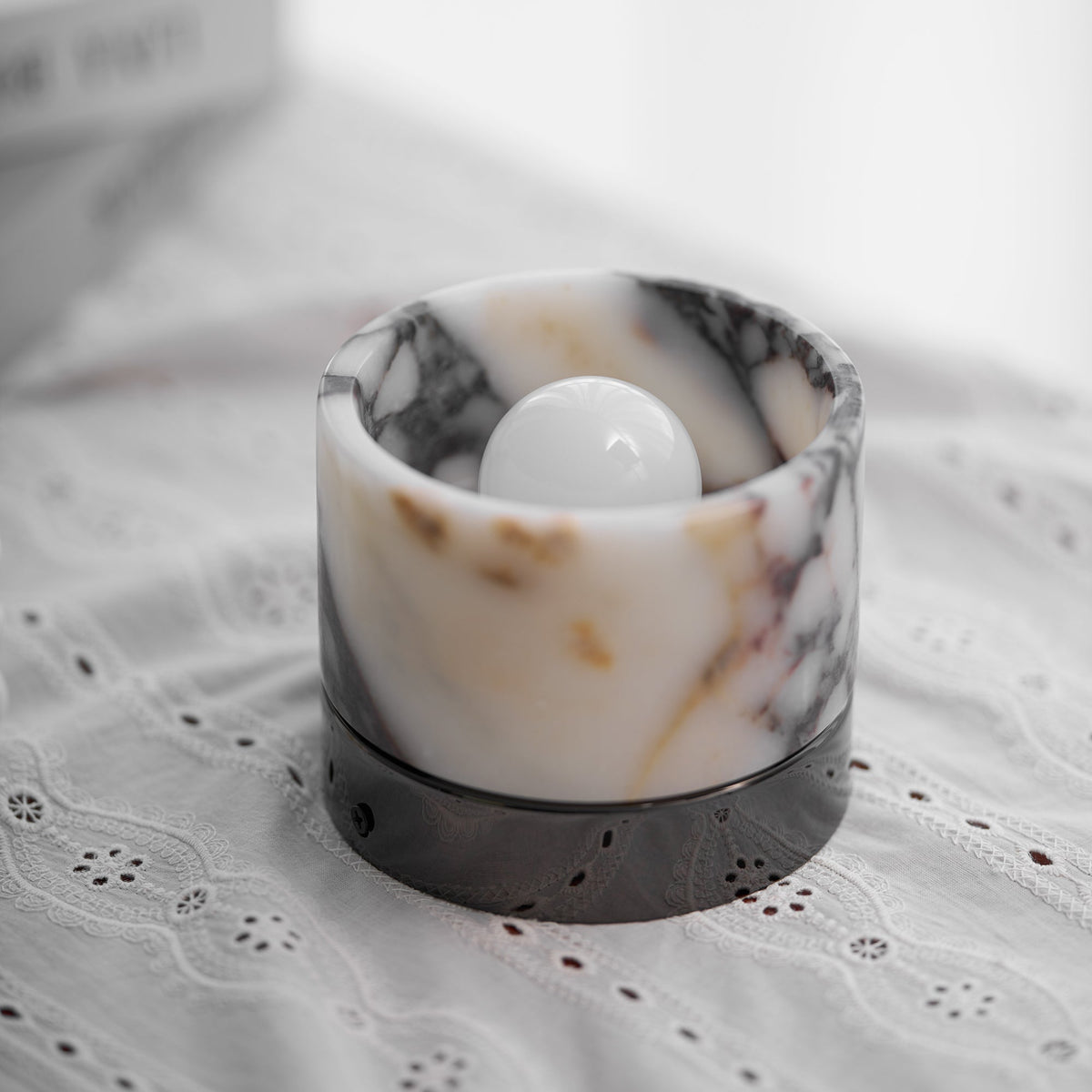 marble-round-ceiling-lamp