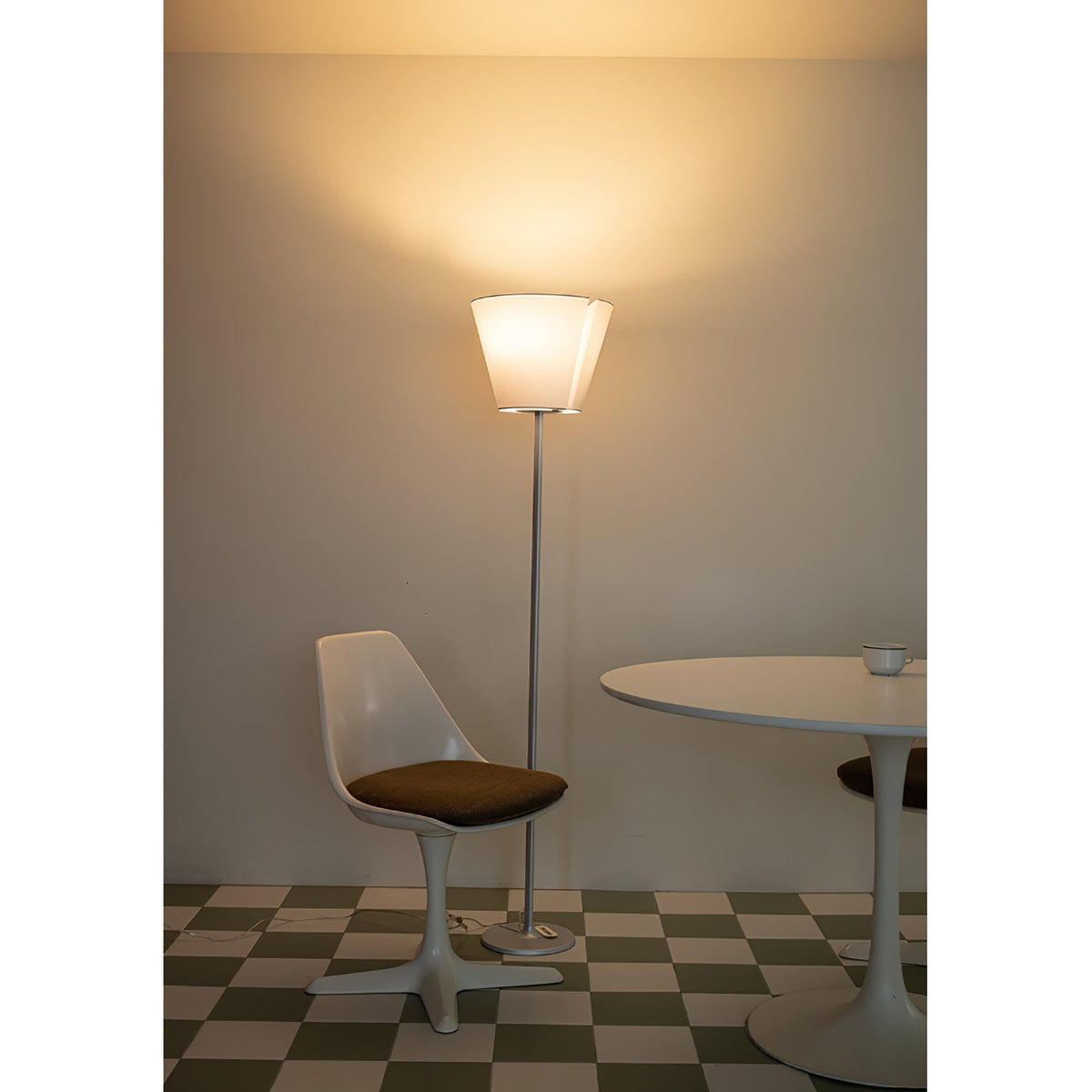 melampo-floor-lamp