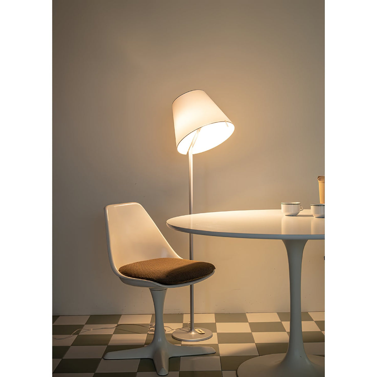 melampo-floor-lamp
