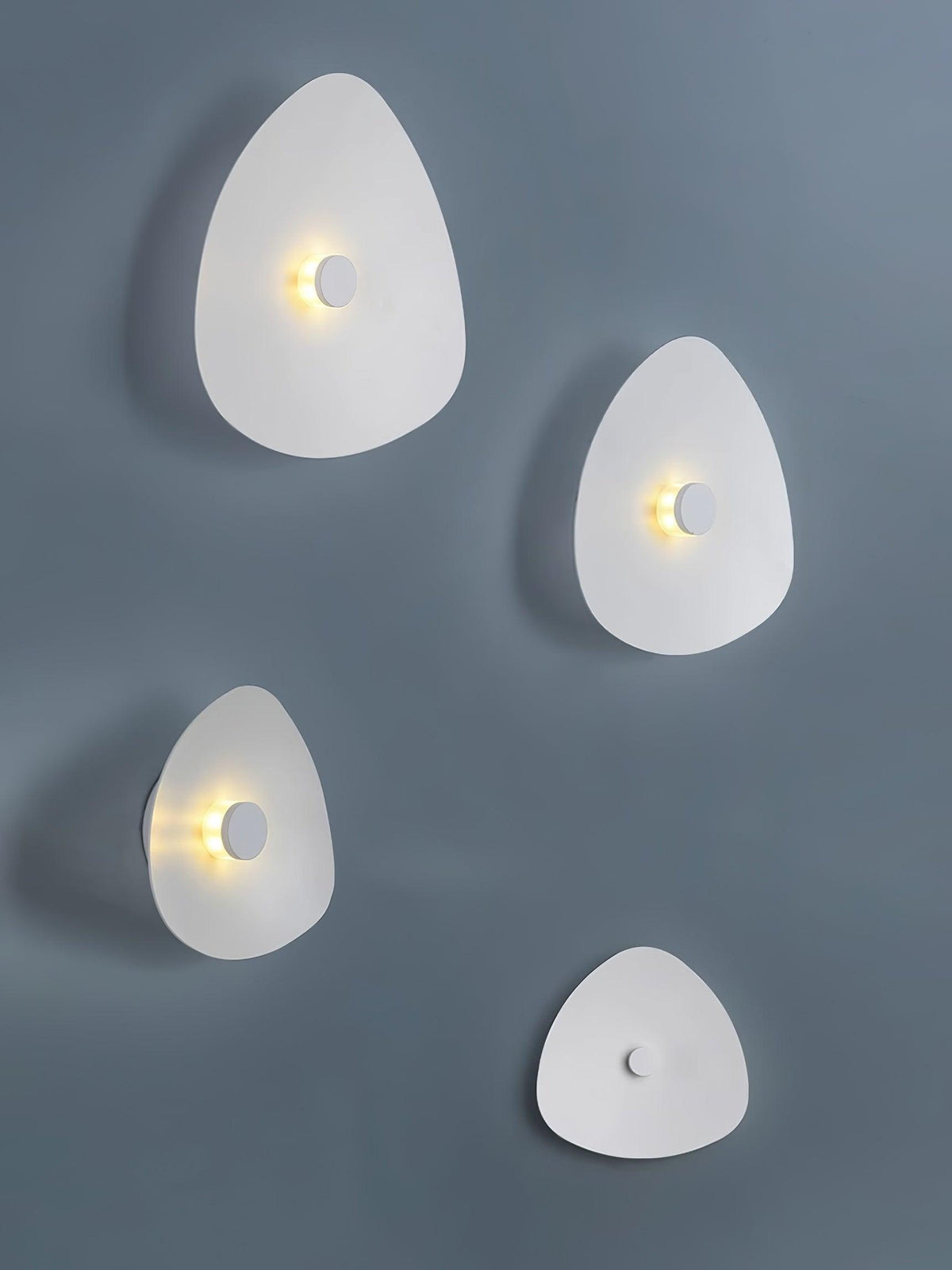 minimal-flaky-wall-light