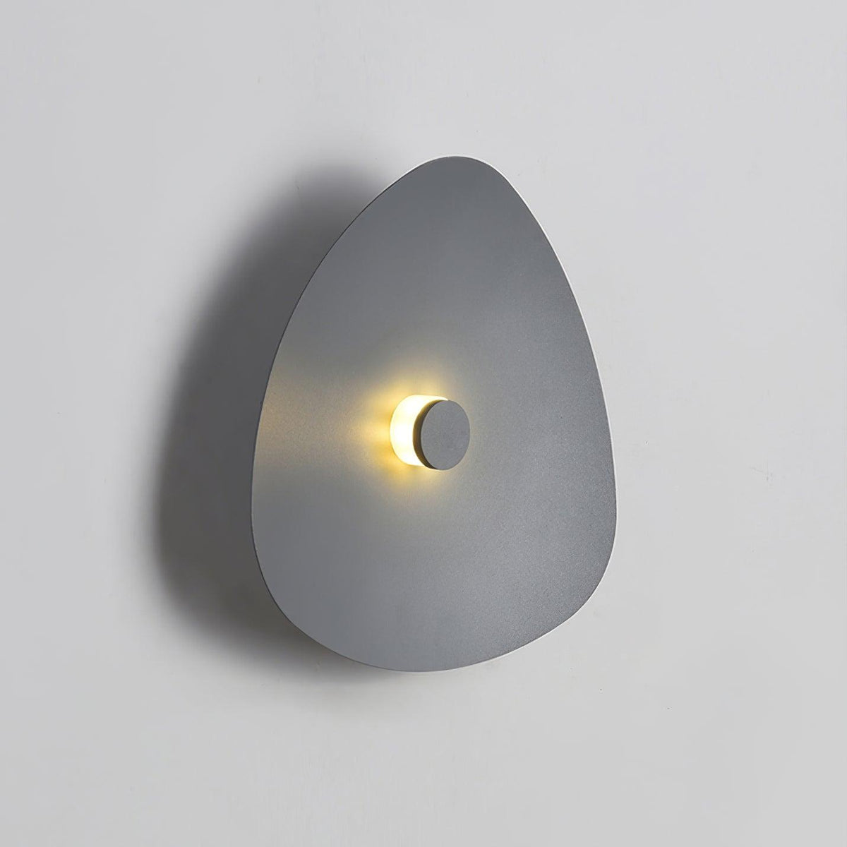 minimal-flaky-wall-light