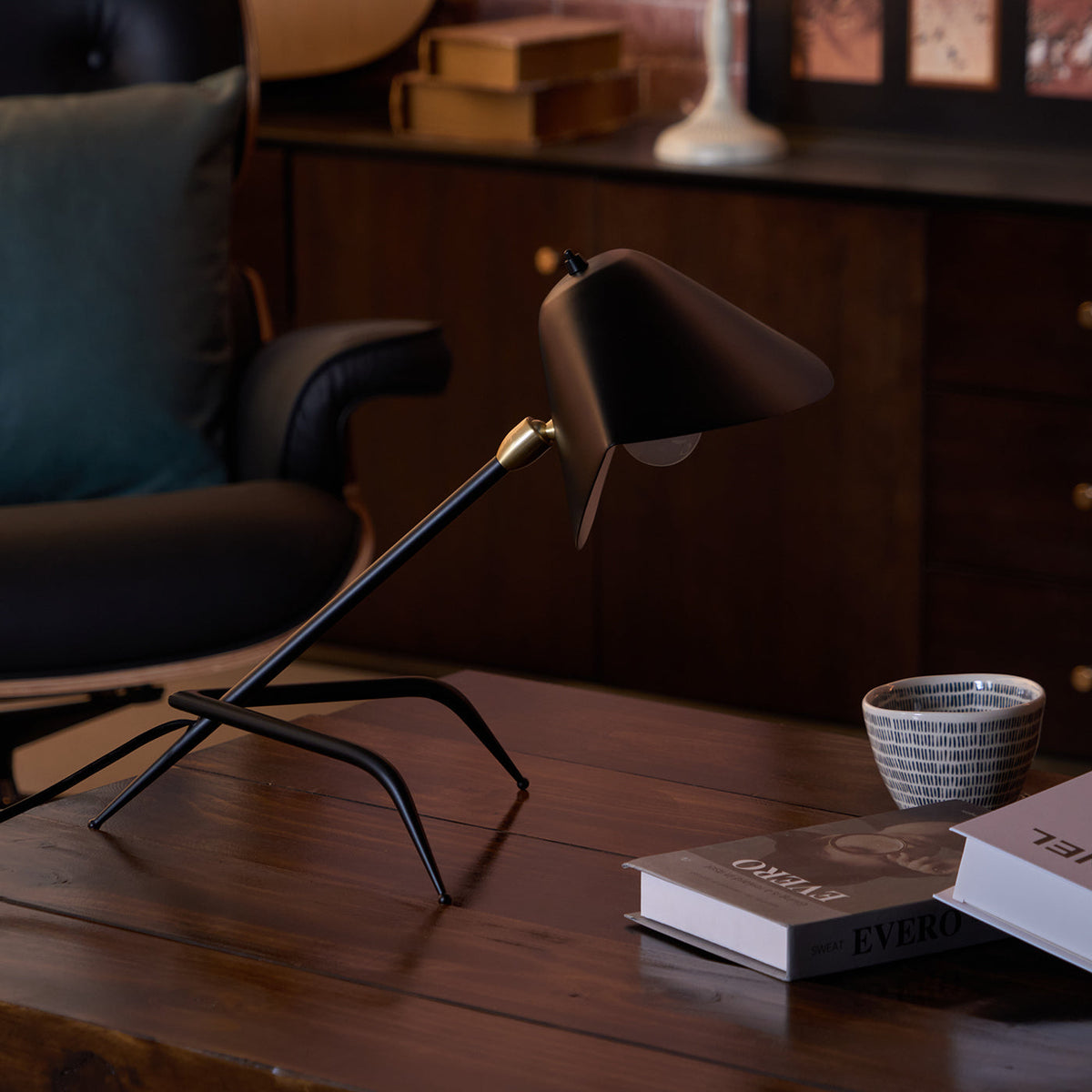 modern-tripod-table-lamp