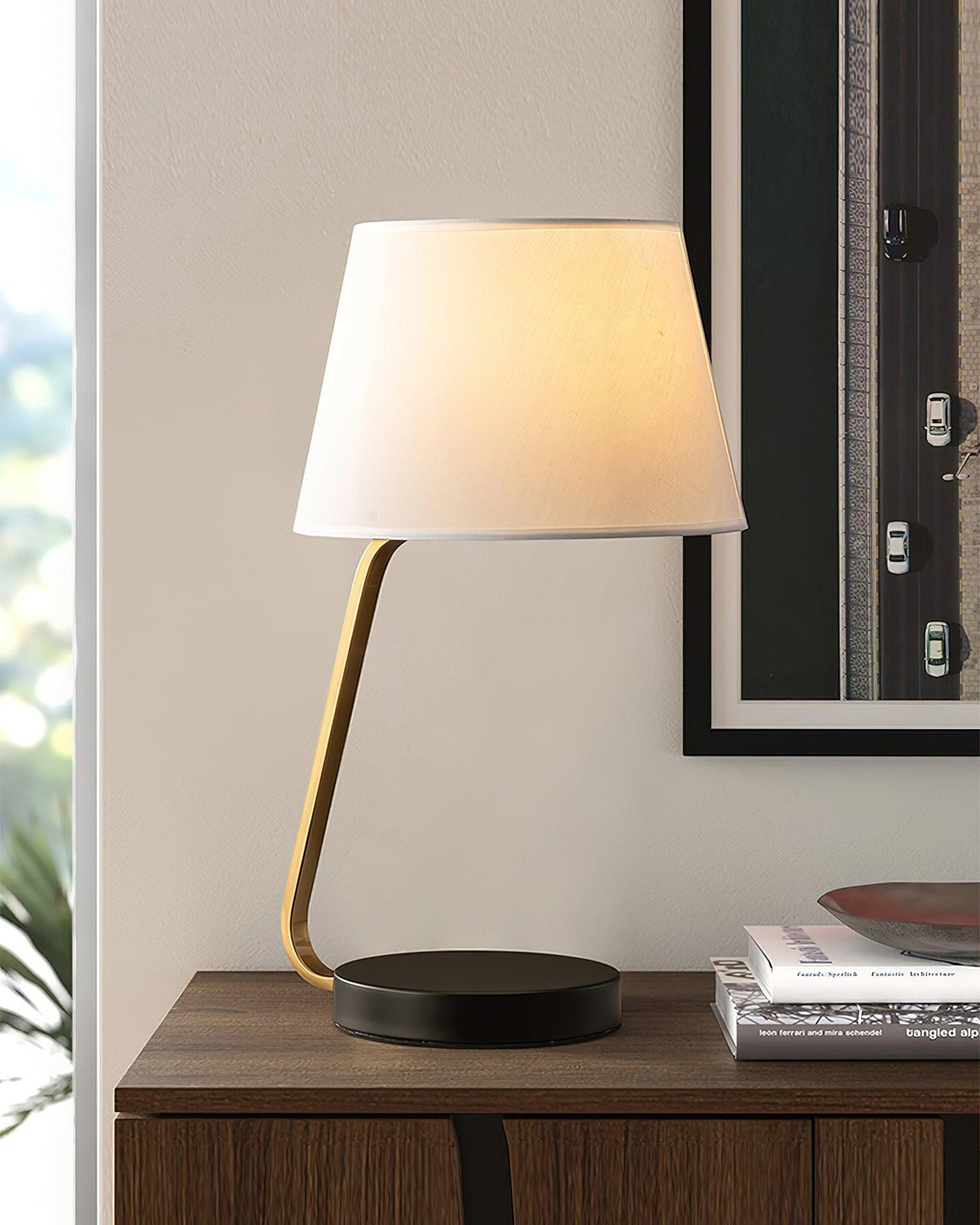 noir-arc-table-lamp