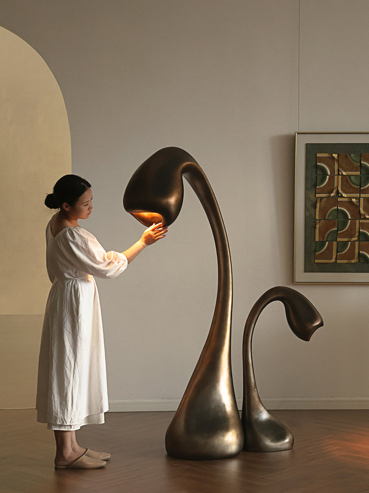 noor-grande-sculptural-floor-lamp