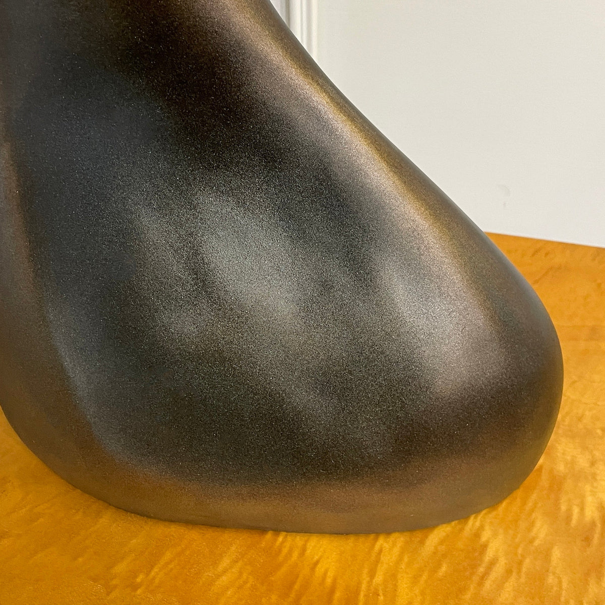 noor-grande-sculptural-floor-lamp