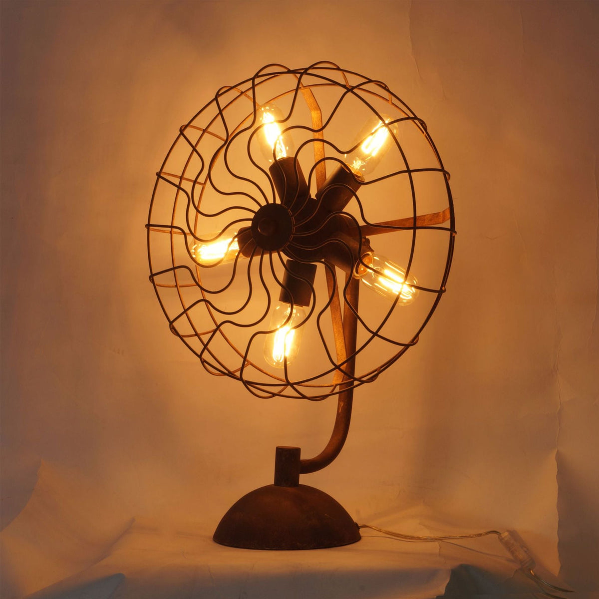 old-style-fan-table-lamp