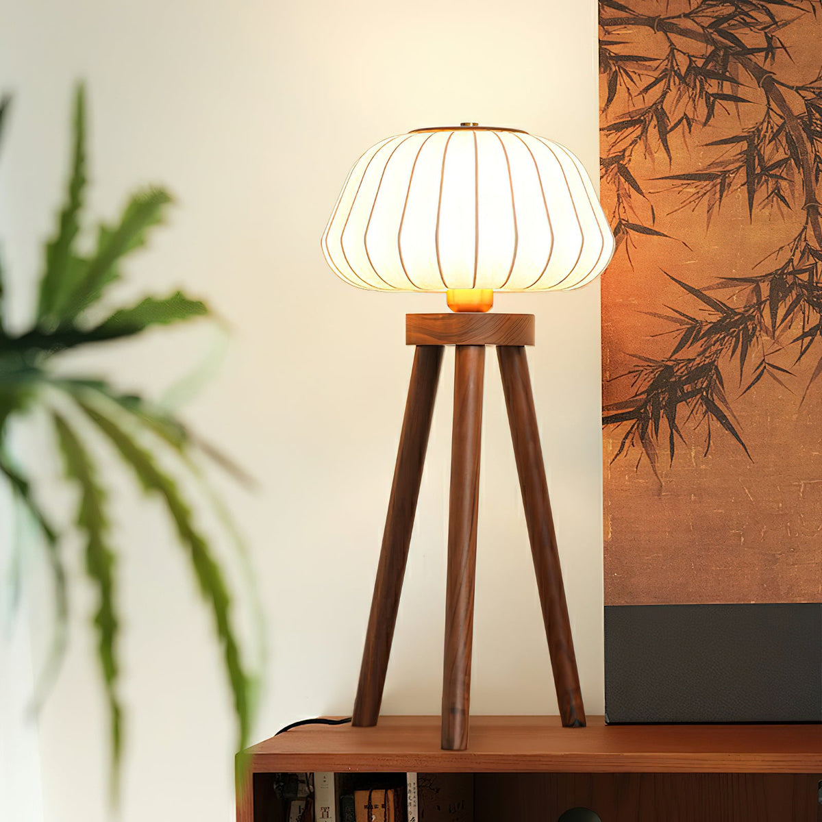 orbit-tripod-table-lamp