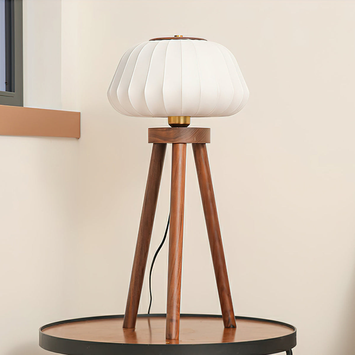 orbit-tripod-table-lamp