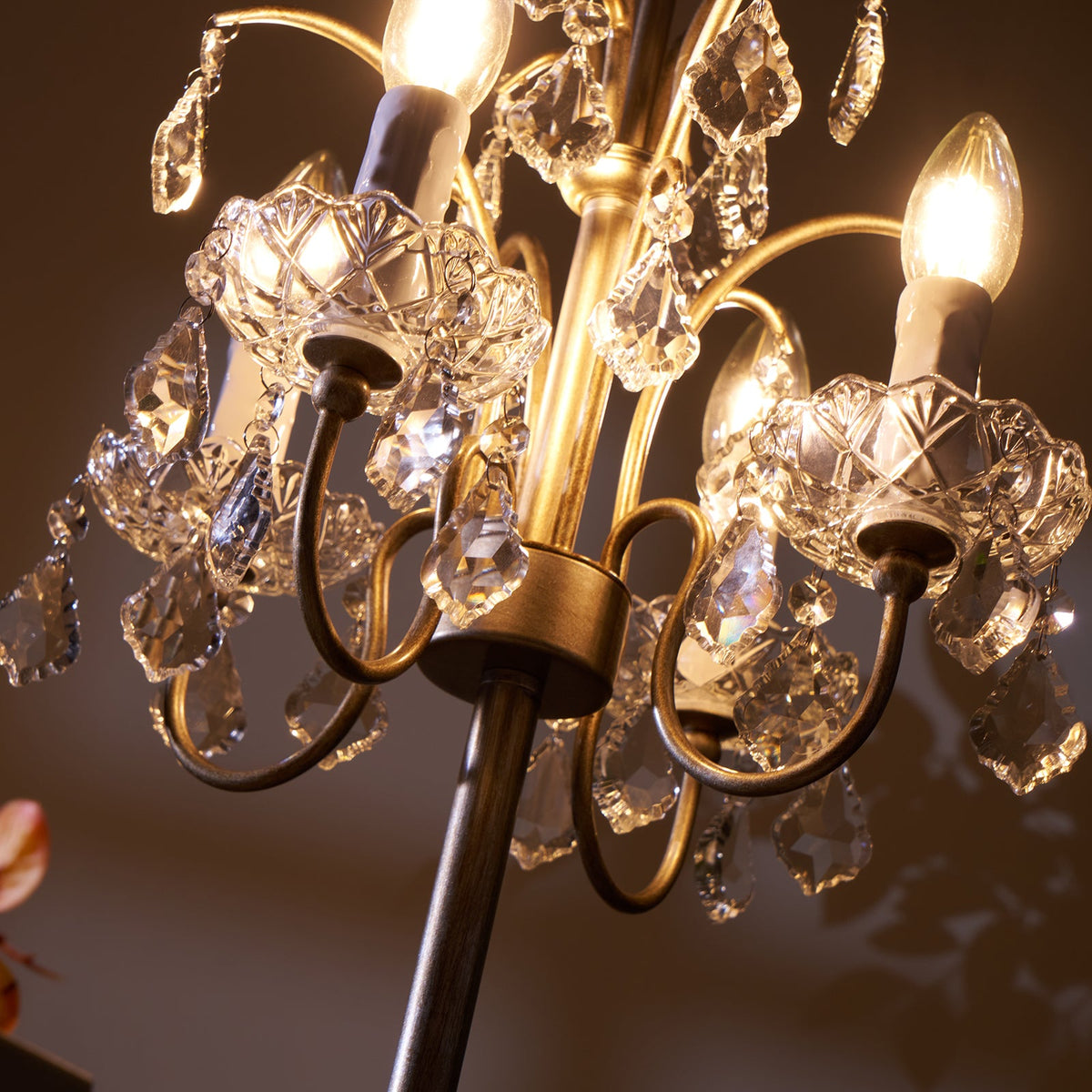 palais-crystal-table-lamp