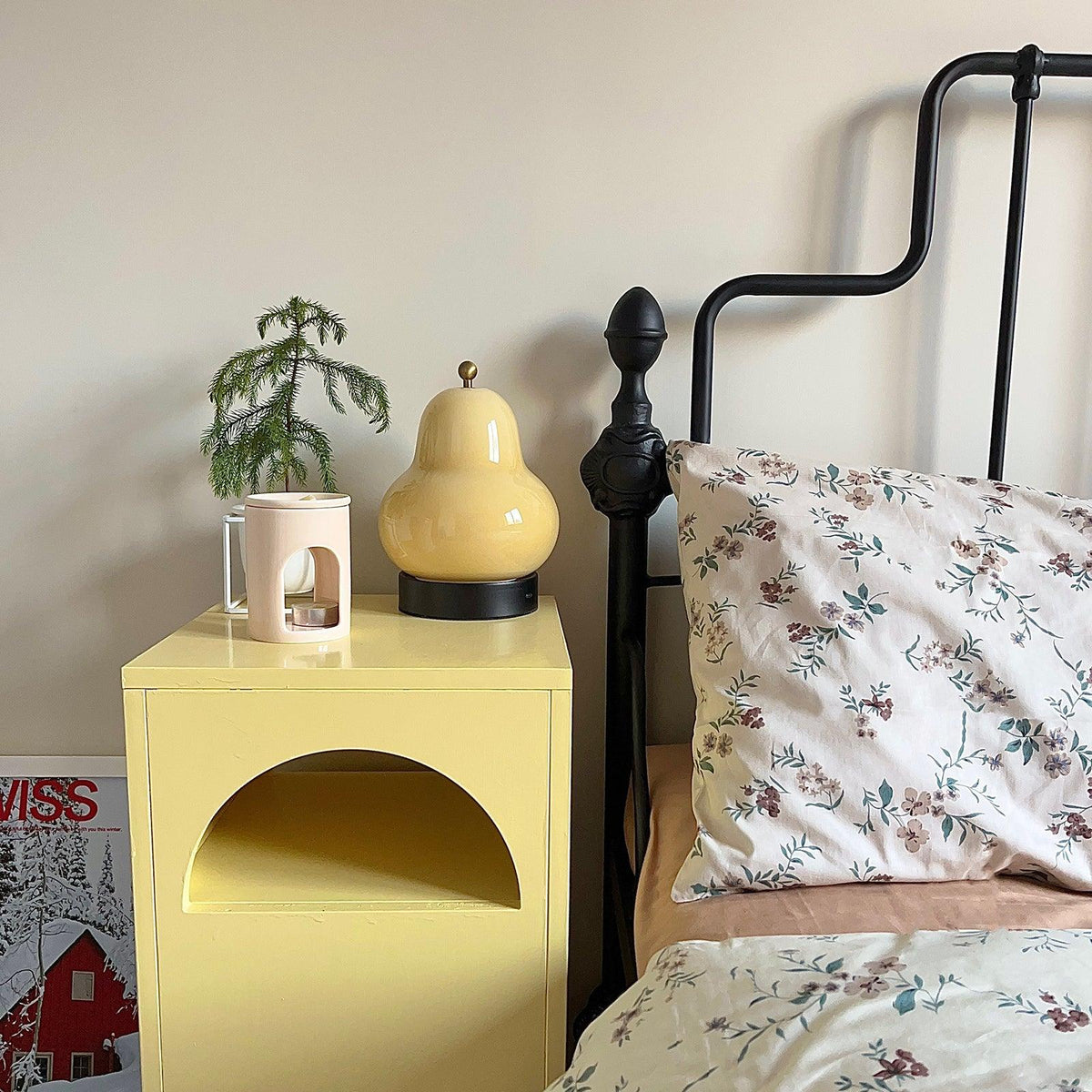 Pear Built In Battery Table Lamp