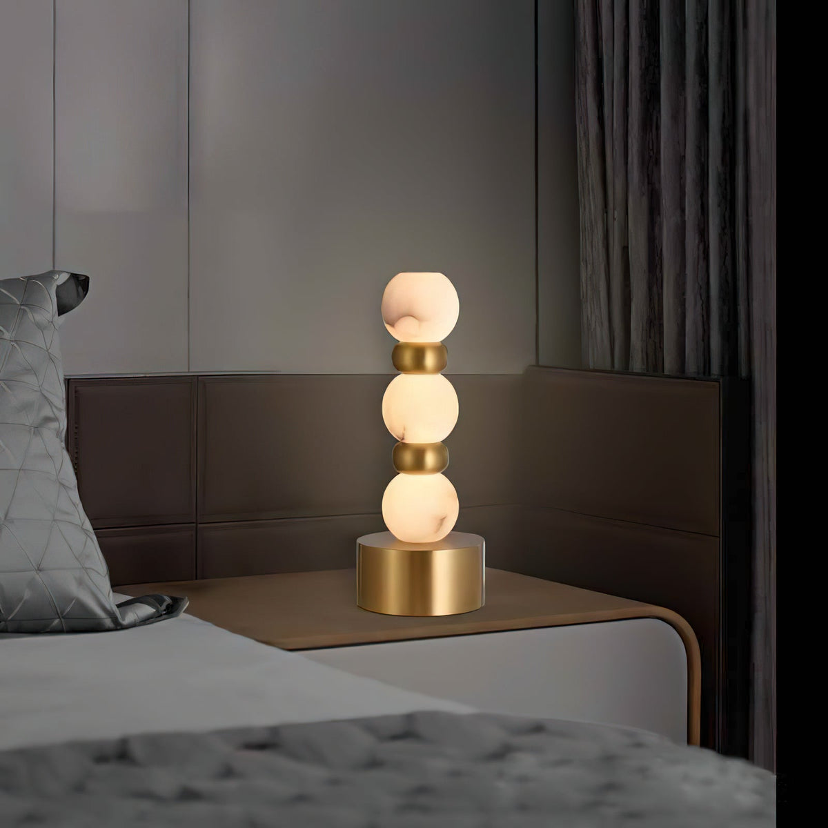 pearl-xyx-table-lamp