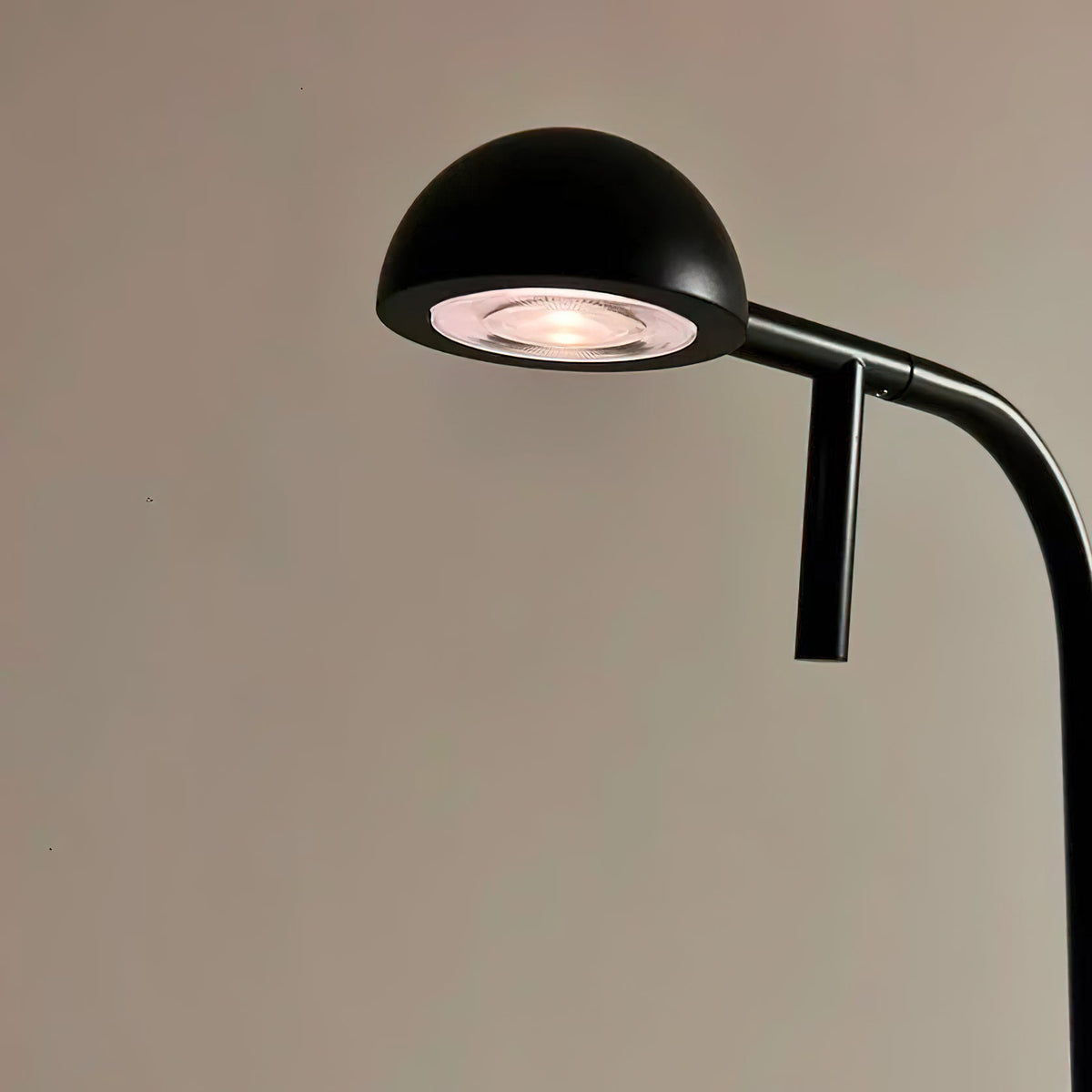pin-table-lamp