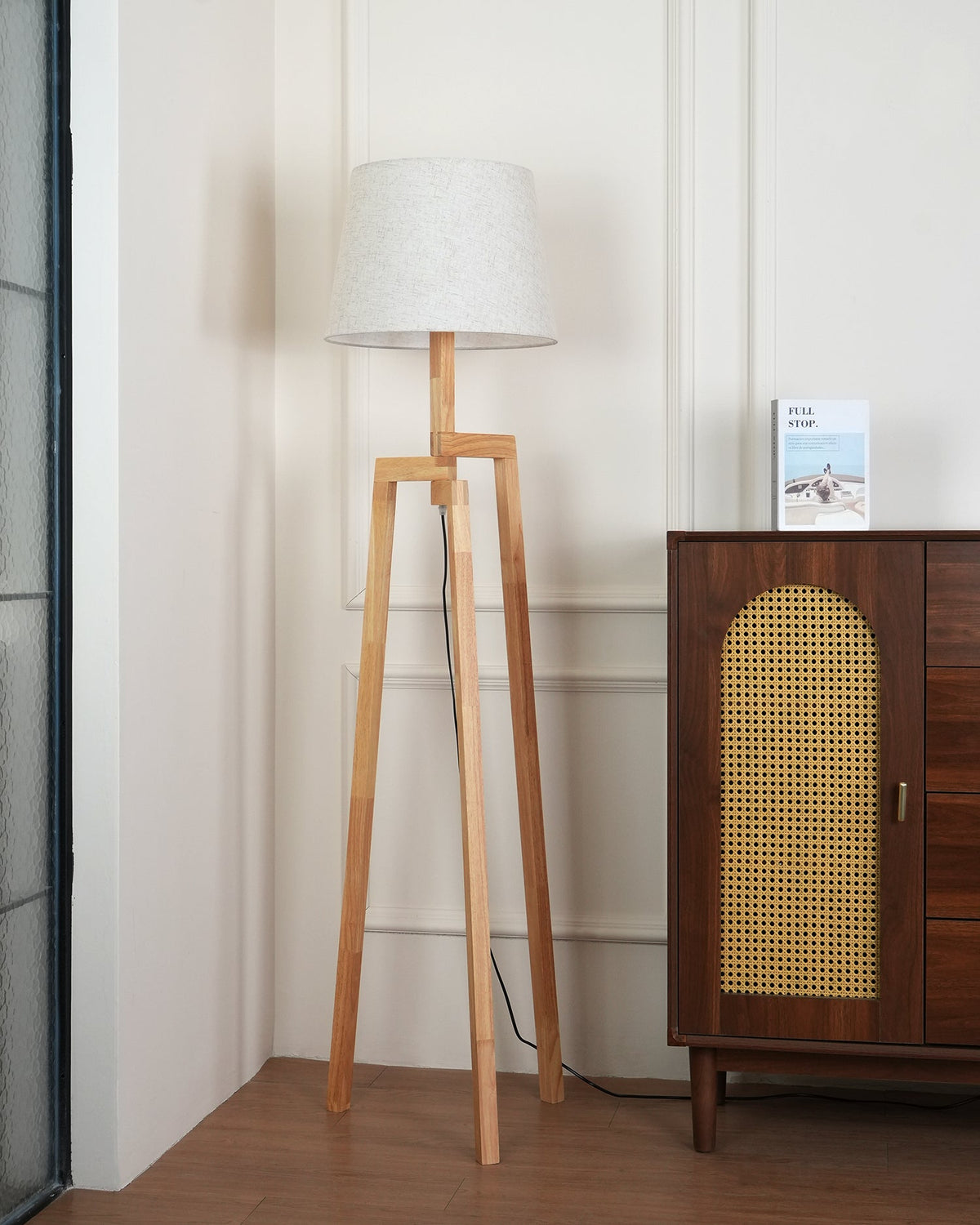 puccio-tripod-floor-lamp