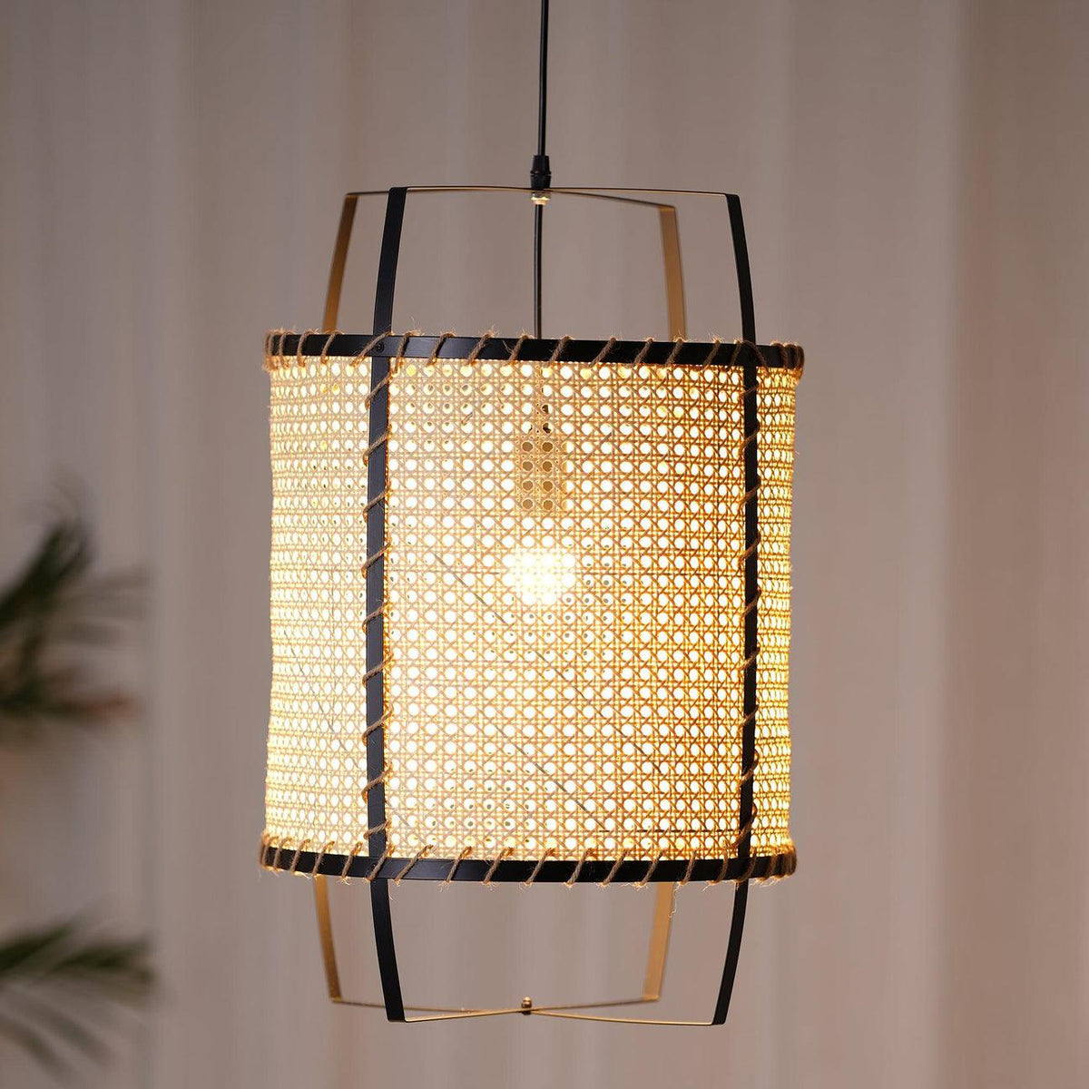 rattan-cane-pendant-light