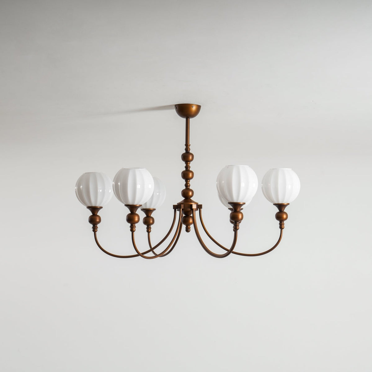 retro-monique-chandelier