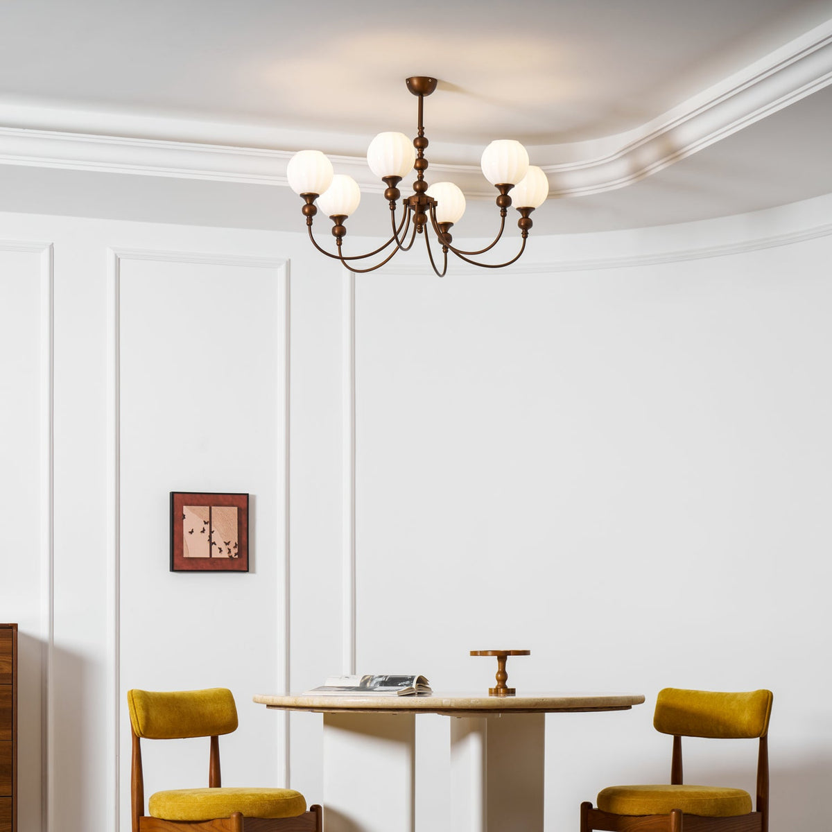 retro-monique-chandelier