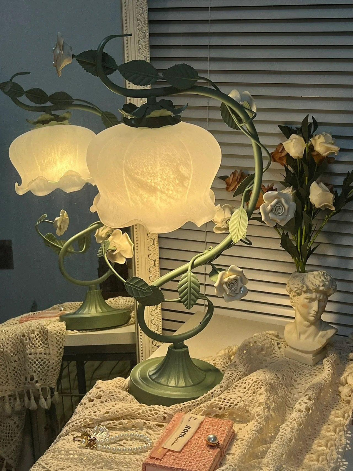 rose-glass-gooseneck-table-lamp