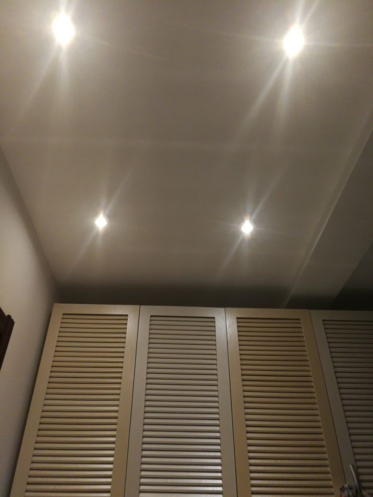 Round Folding Rotating Spotlight