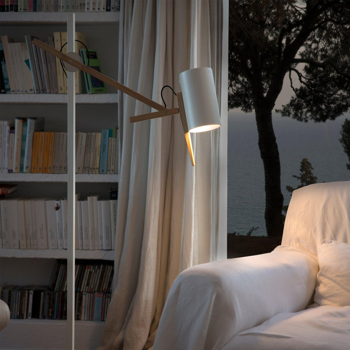 scantling-floor-lamp