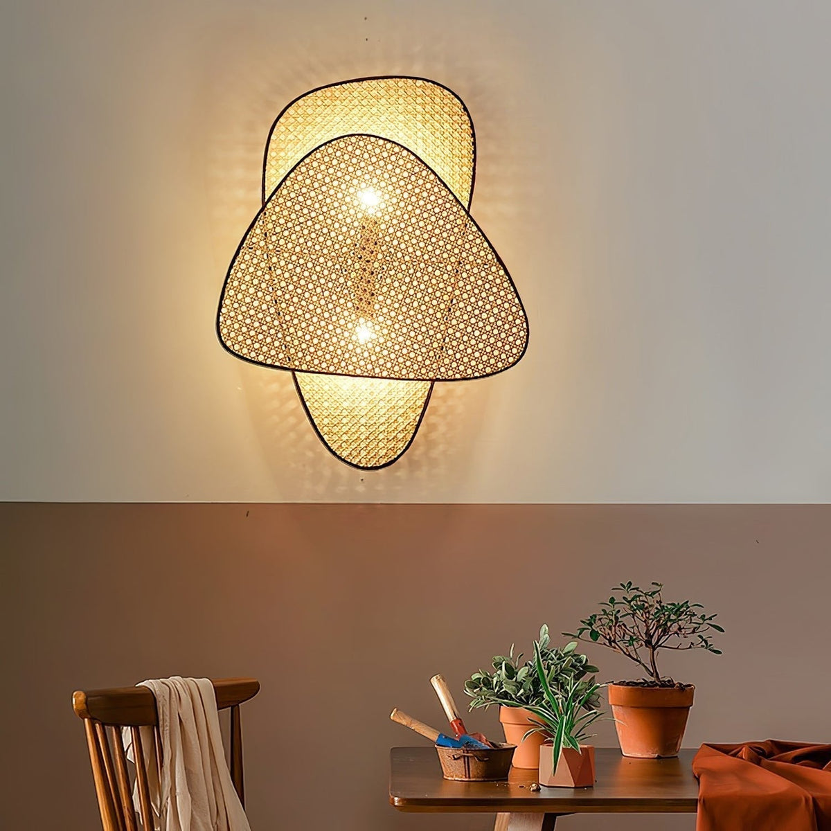 Screen Cannage Wall Light