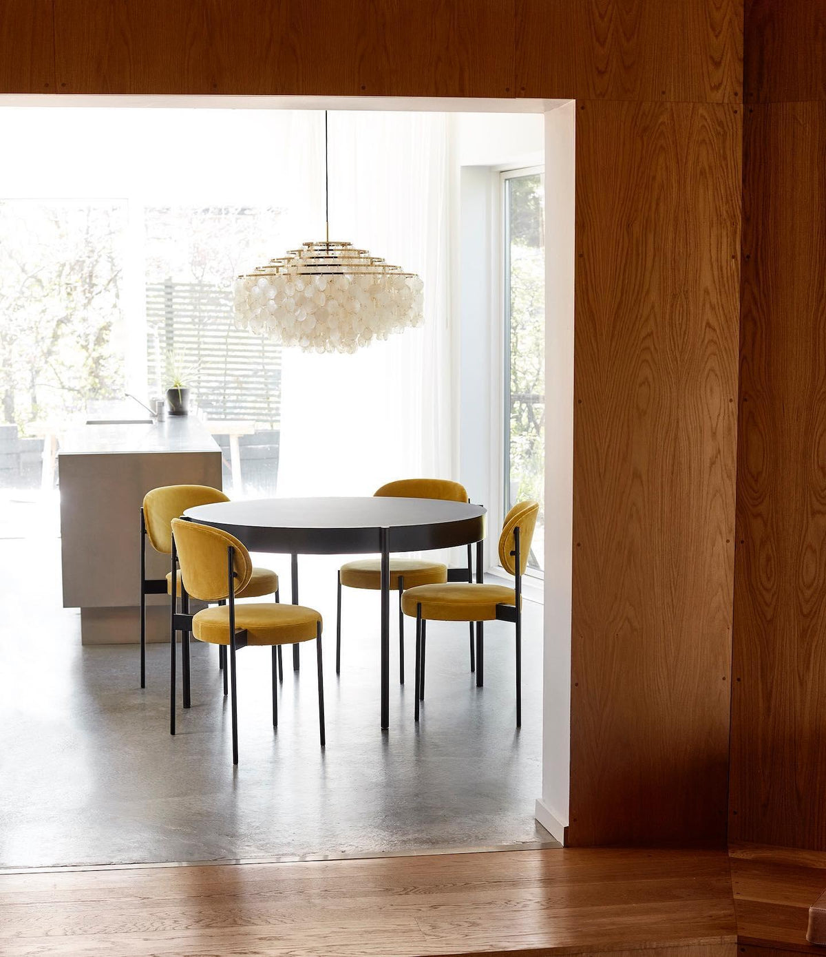 shell-chandelier
