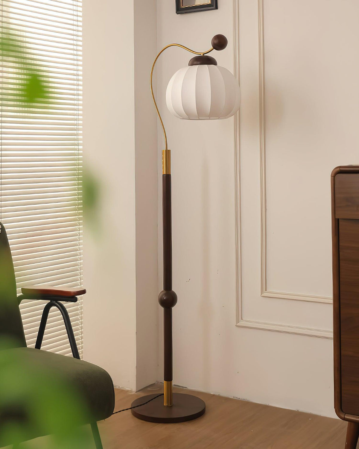 silk-globe-floor-lamp