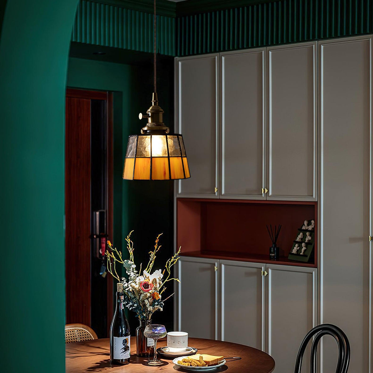 stained-glass-pendant-light