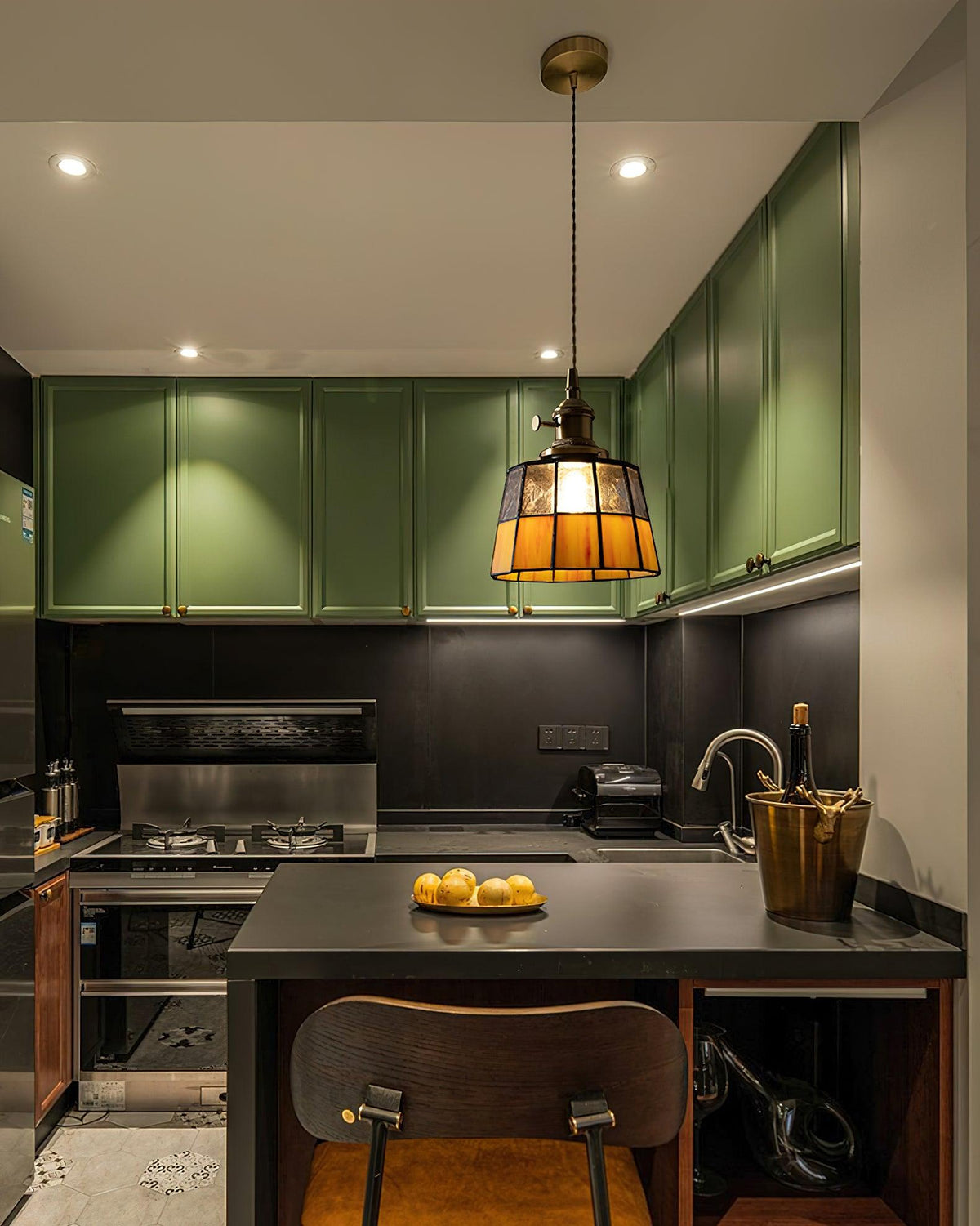 stained-glass-pendant-light