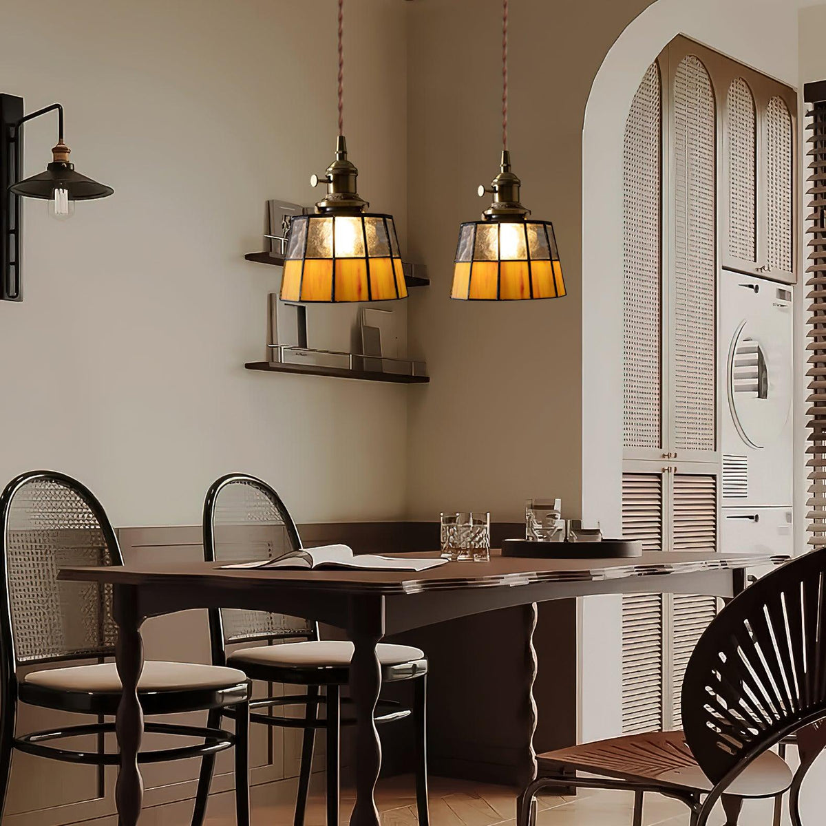 stained-glass-pendant-light