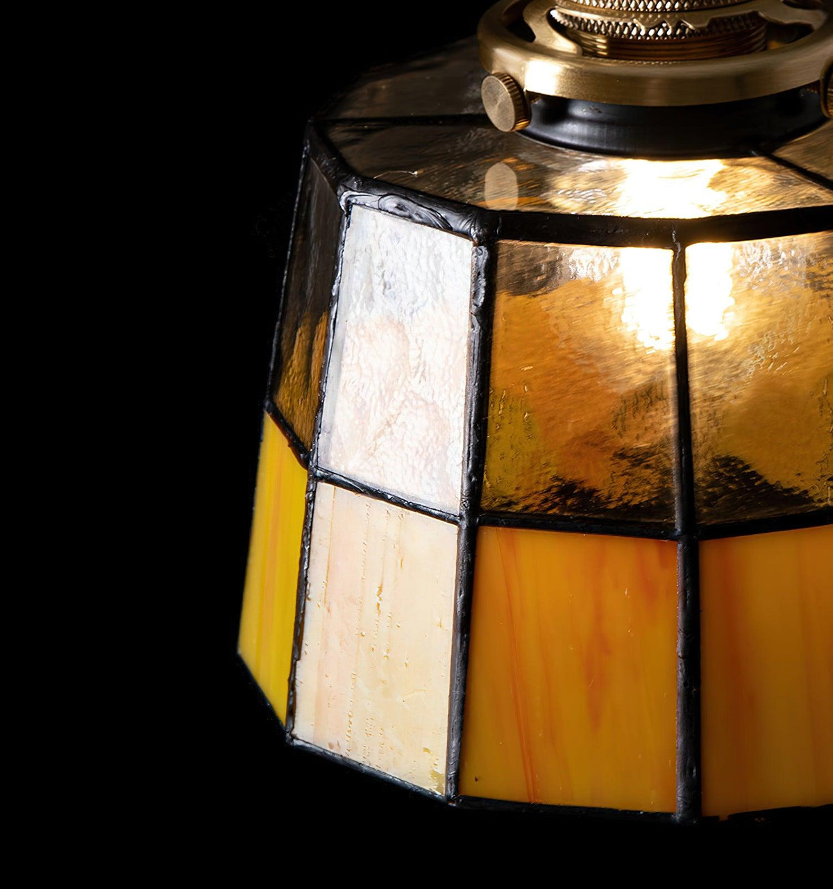 stained-glass-pendant-light