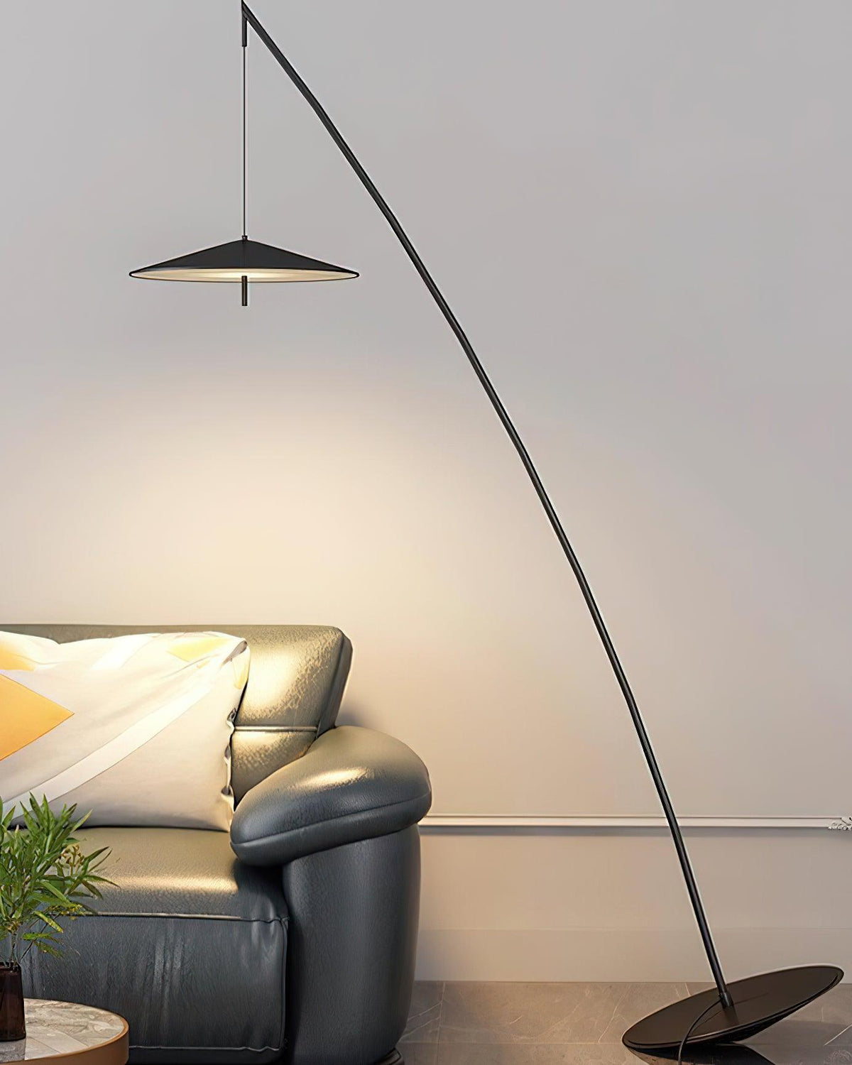 steadfast-floor-lamp