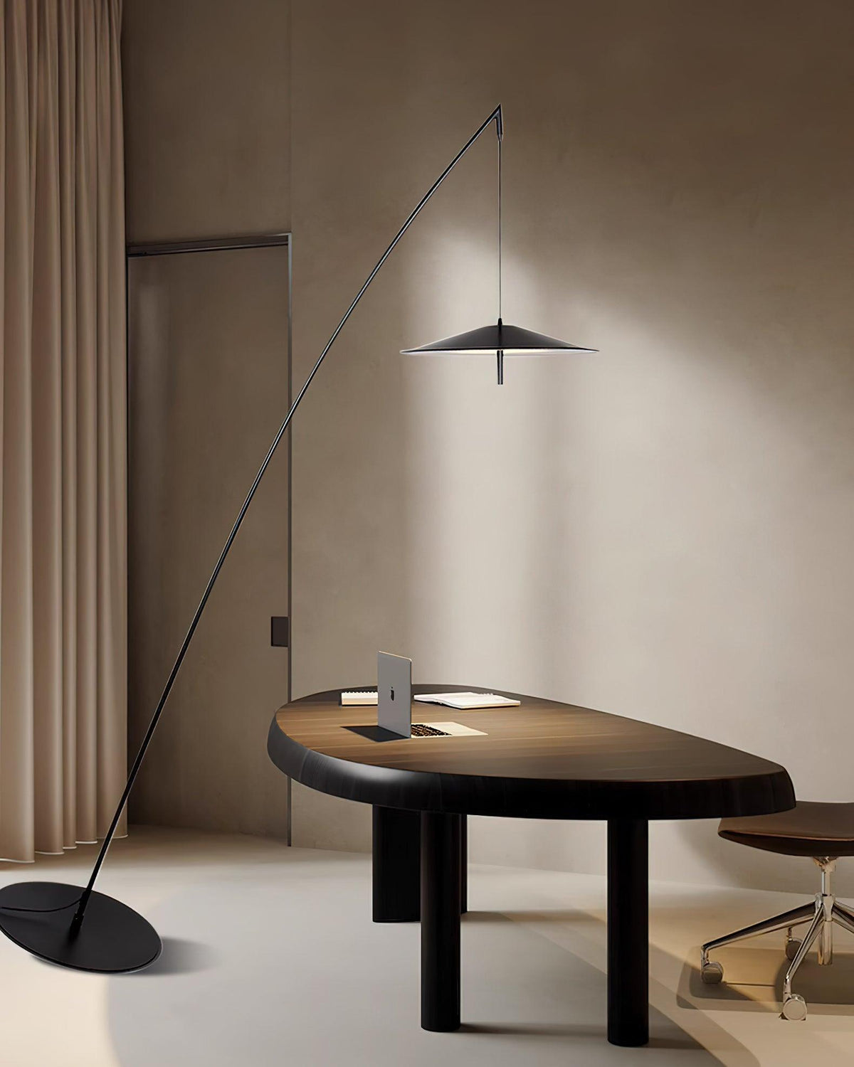 steadfast-floor-lamp
