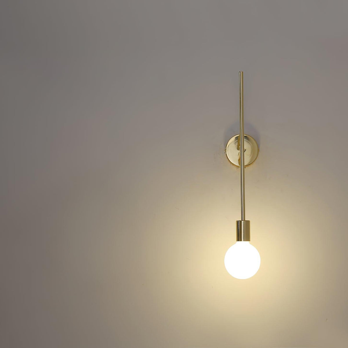 step-kick-wall-lamp