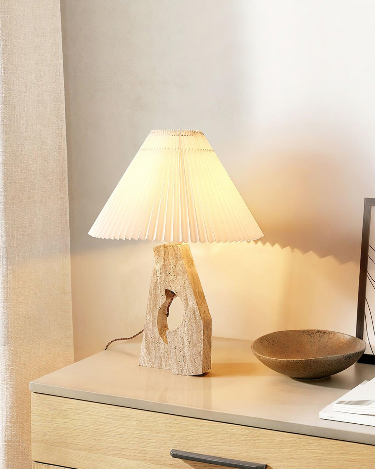 stone-pillar-table-lamp