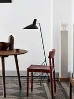 svelte-noir-floor-lamp