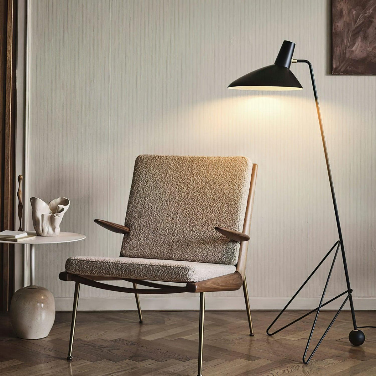 svelte-noir-floor-lamp