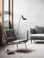 svelte-noir-floor-lamp