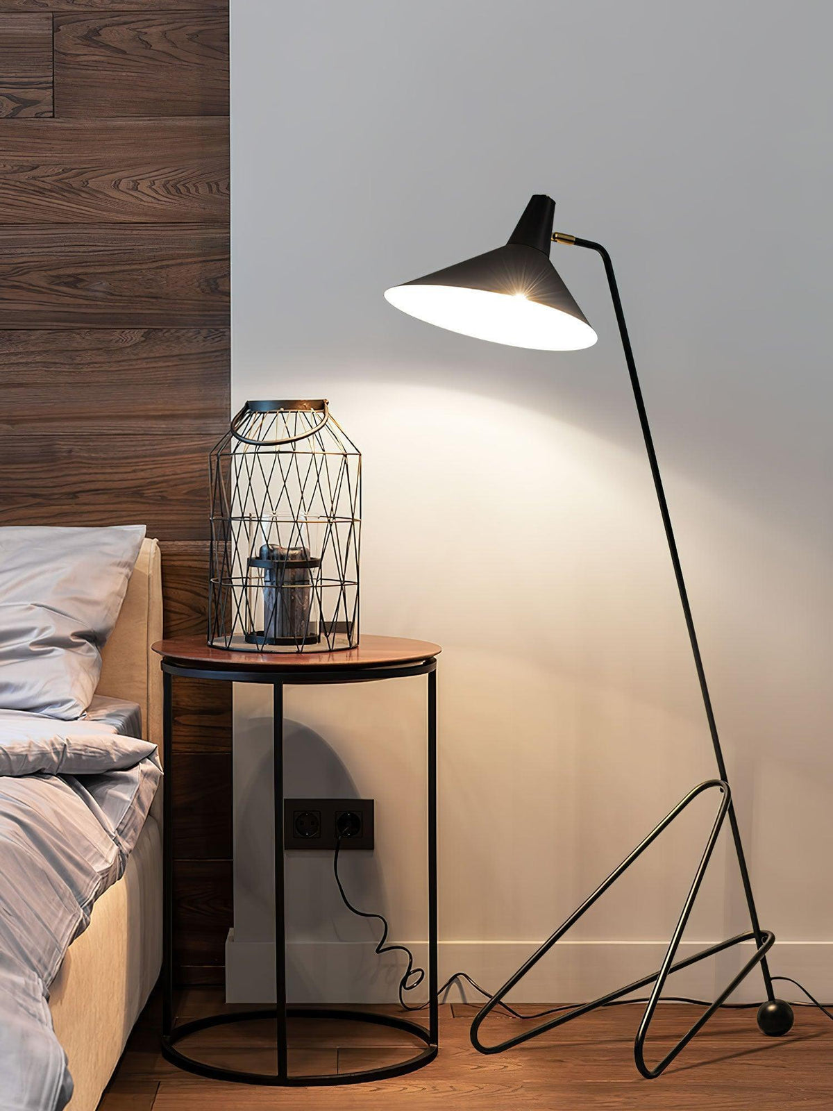 svelte-noir-floor-lamp