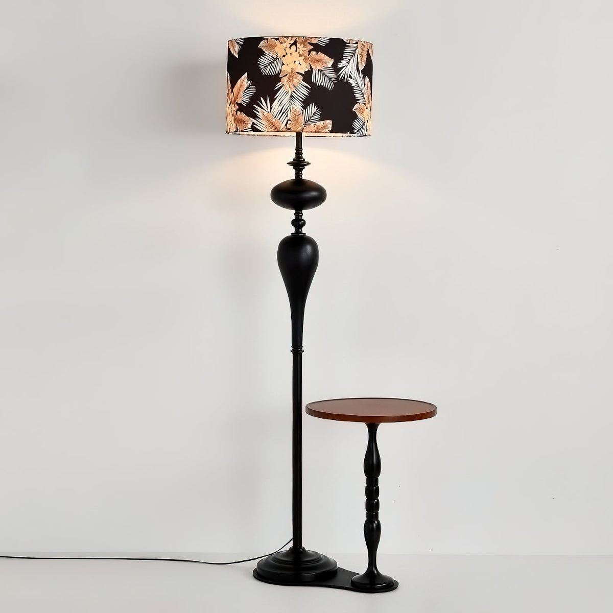 thaddeus-floor-lamp