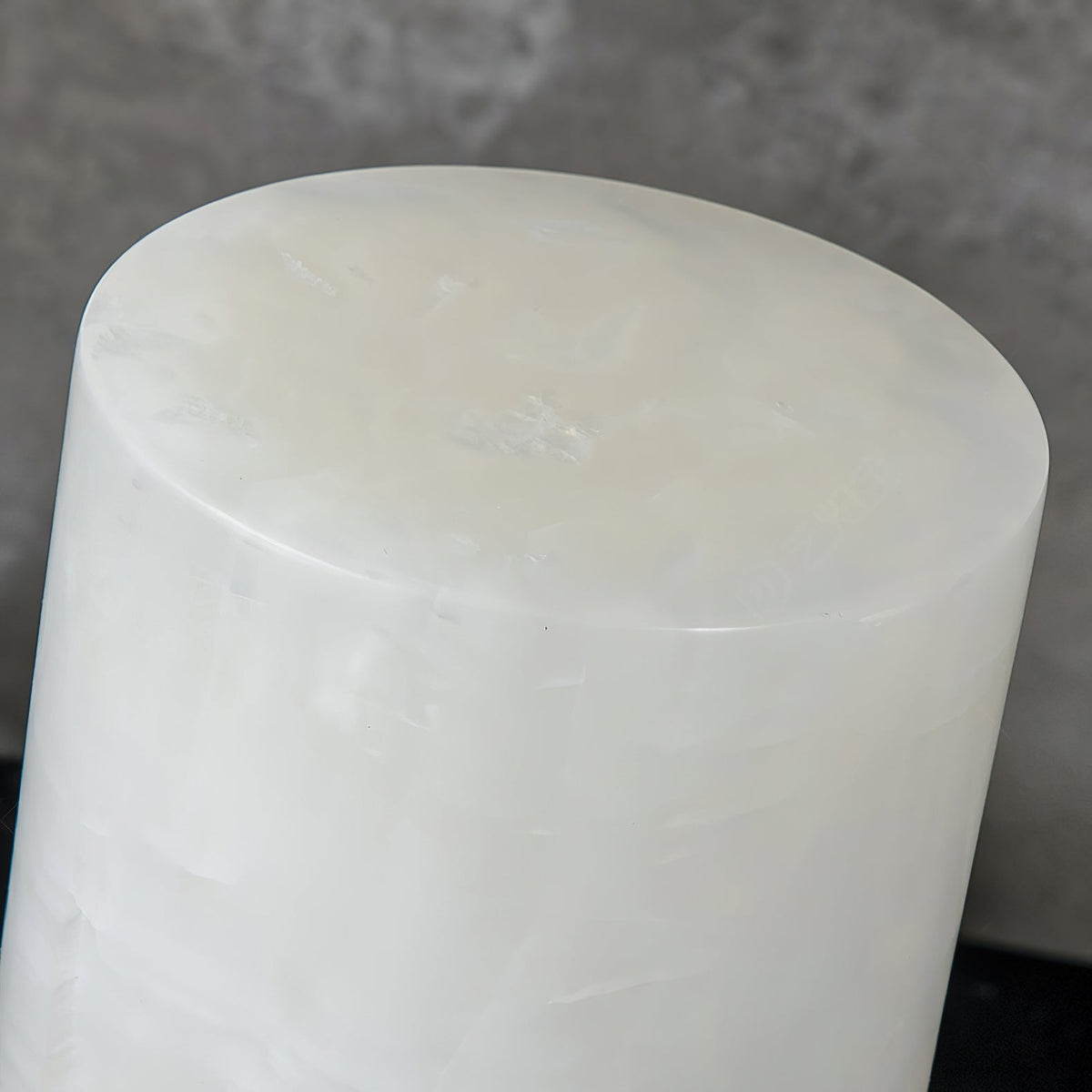 totem-alabaster-table-lamp