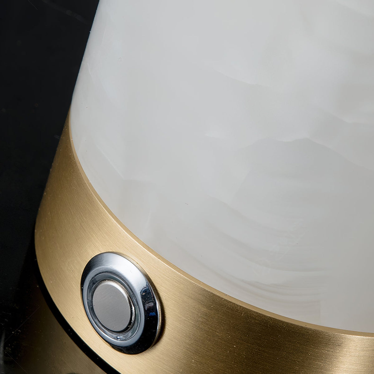 totem-alabaster-table-lamp