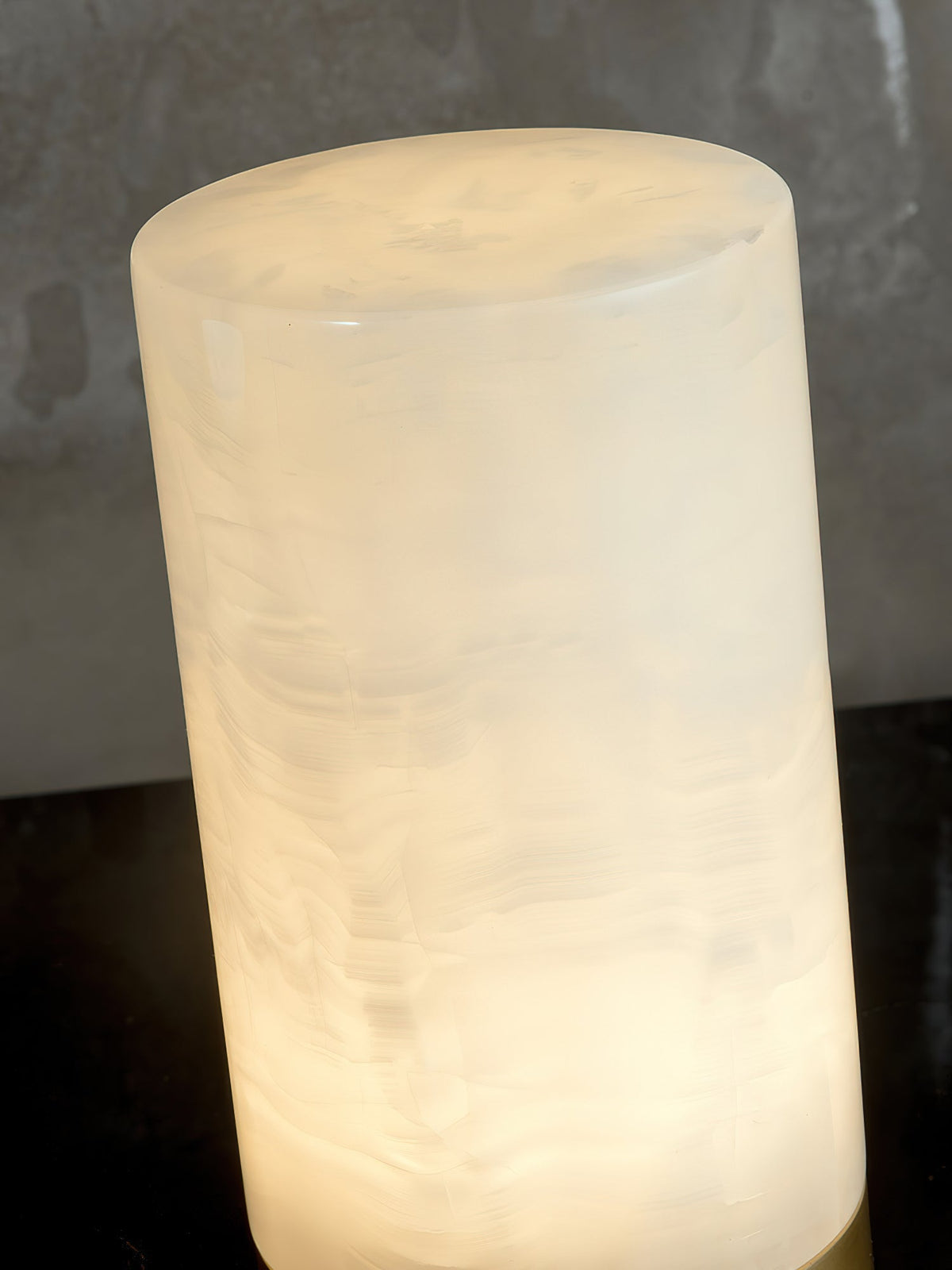 totem-alabaster-table-lamp