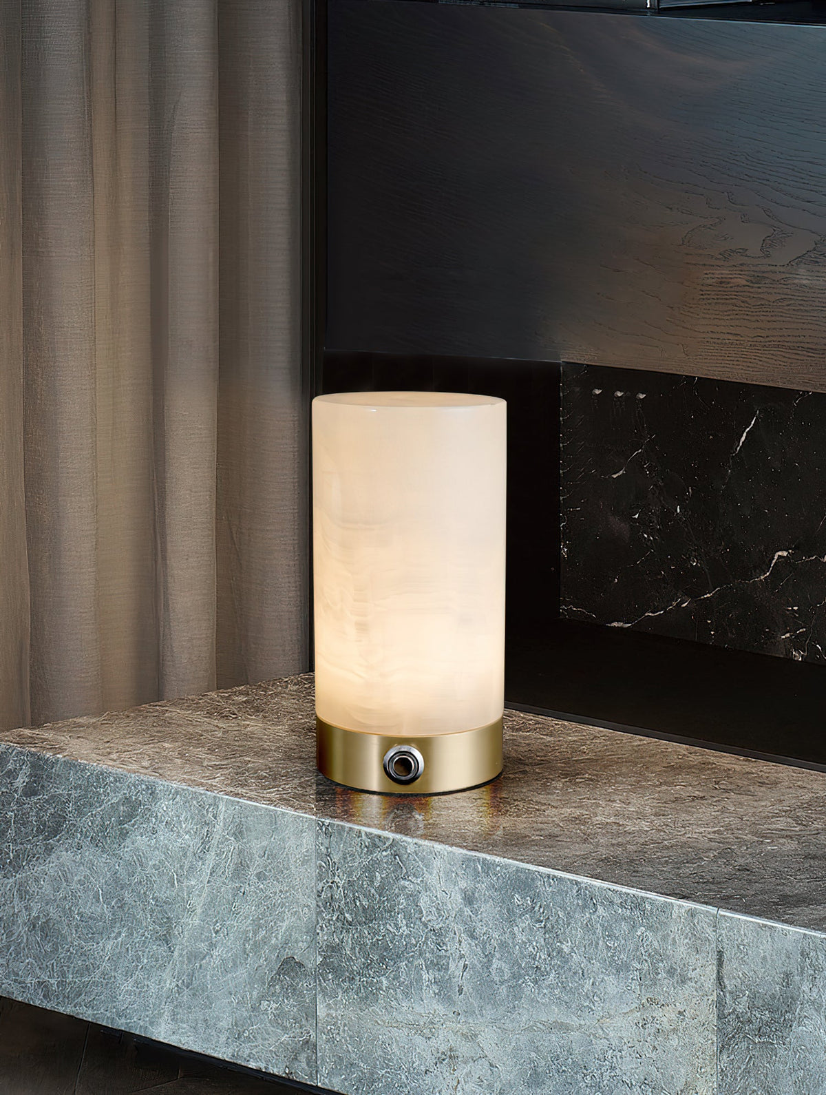 totem-alabaster-table-lamp